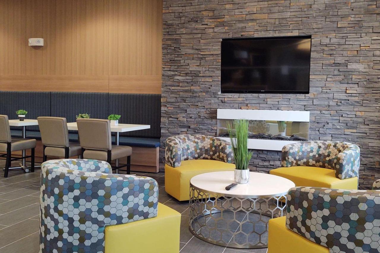 Microtel Inn & Suites By Wyndham Liberty Ne Kansas City Area Exterior photo